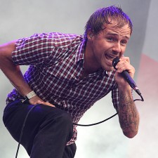 Ingo From Donots Makes A Guest Appearance With Boysetsfire Live