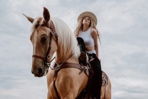 Janet Devlin - Emotional Rodeo - Press Shot