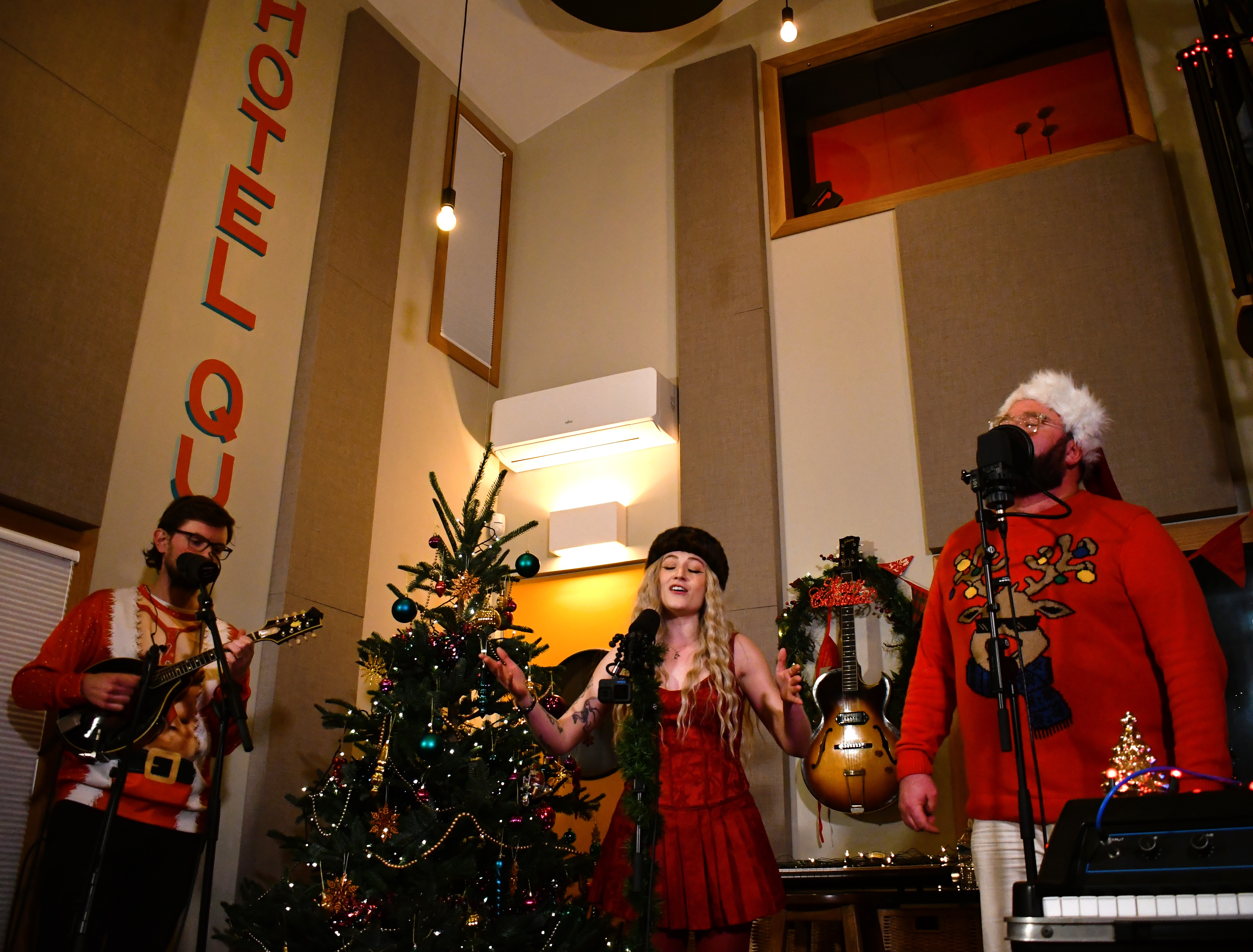 Janet Devlin - My Little Christmas Special - PRESS 3